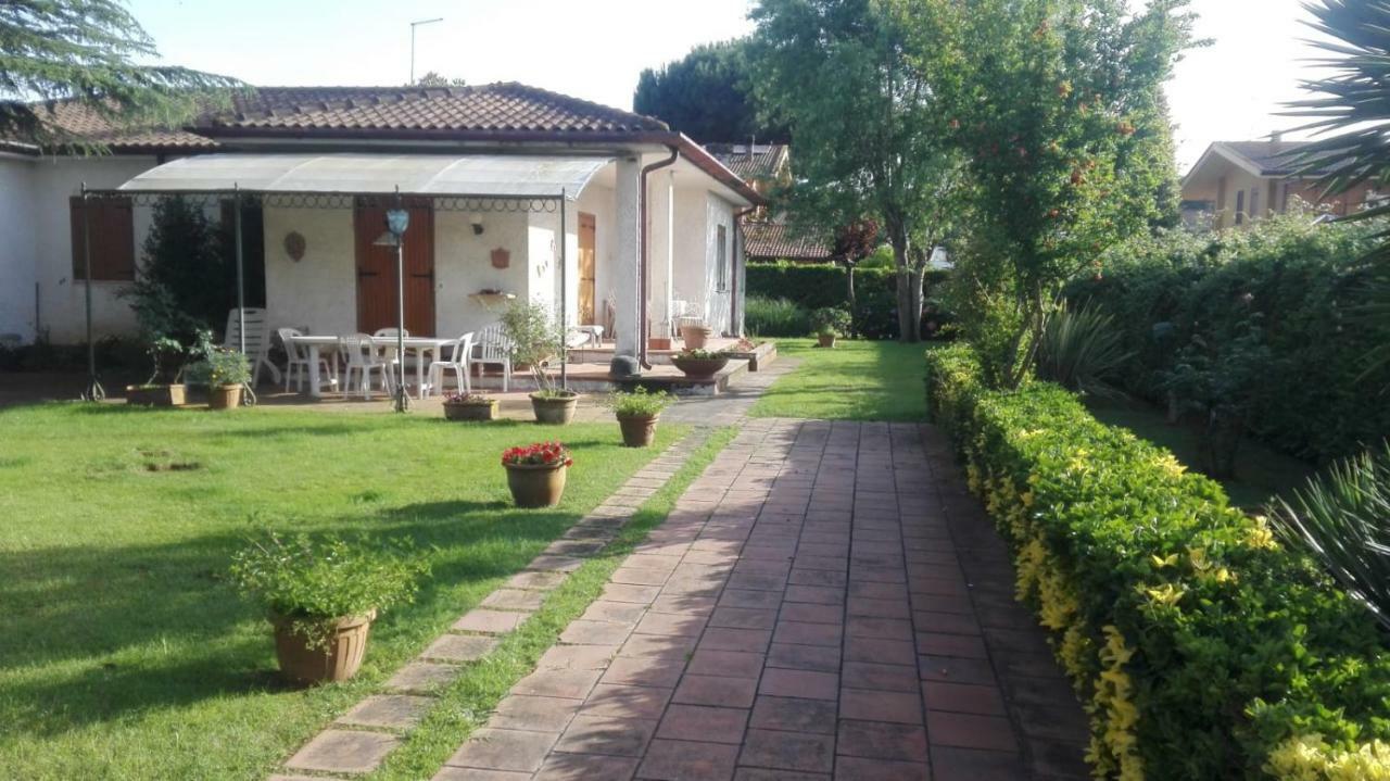 La Casa Di Angelo E Gladys Villa Bella Farnia Exterior photo